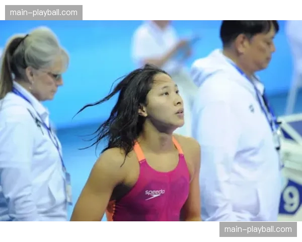 世锦赛女子50米自由泳半决赛，八名选手成绩极接近，晋级线仅差0.15秒