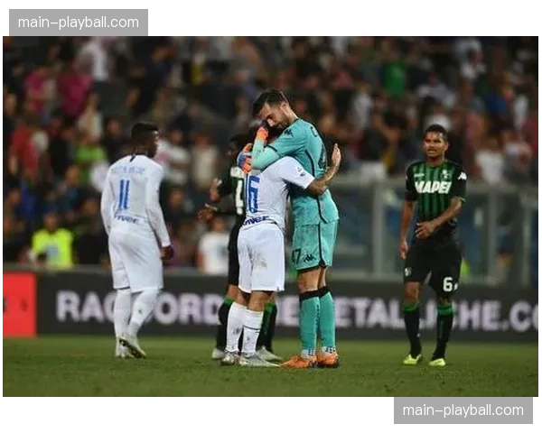 莱切2-1绝杀萨索洛,补时阶段点球引发主队球员抗议 莱切2-1绝杀萨索洛,补时阶段点球引发主队球员抗议